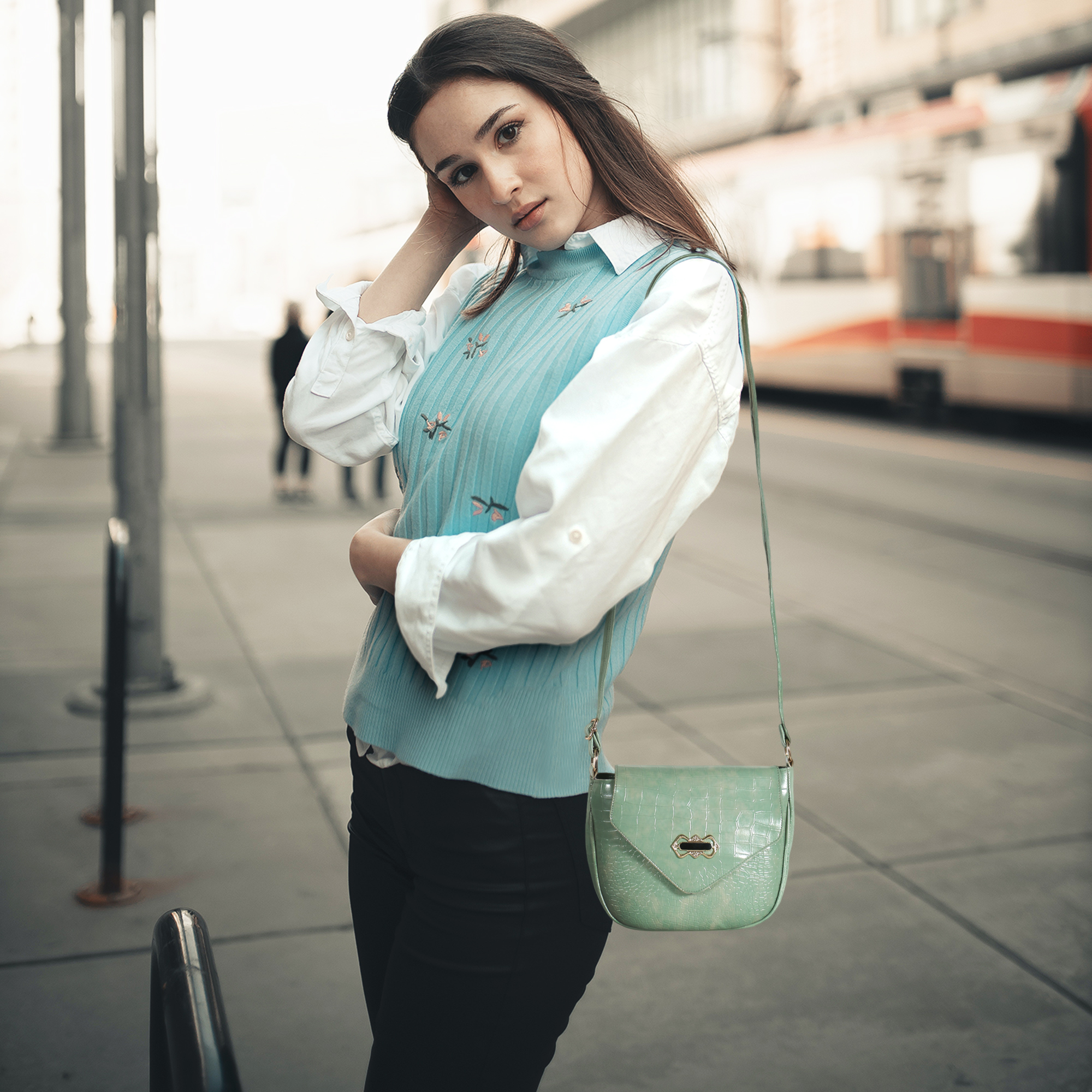 Sling Croco Green Bag